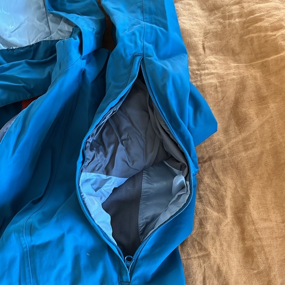 Women’s Merrell Rain Jacket Shell - Picture 5 of 9